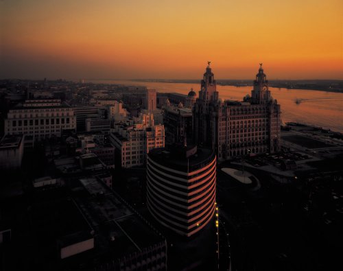 LIV075 Liverpool UNESCO World Heritage Site Liverpool Waterfront looking south Guy Woodland 1989-2011