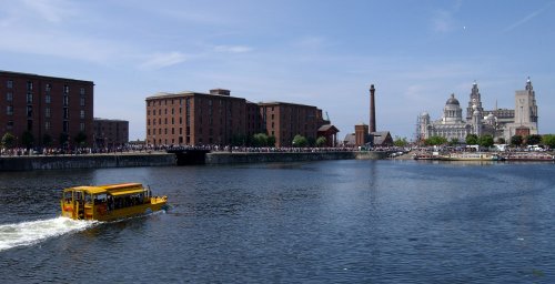 B067-042 Liverpool UNESCO World Heritage Site The Yellow Duckmarine Guy Woodland 1989-2011