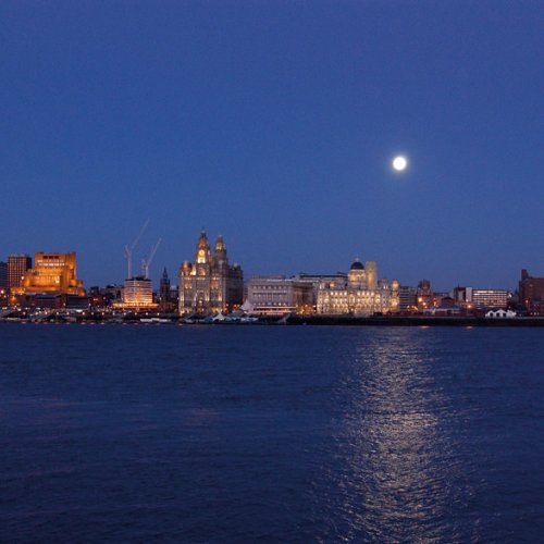 C123-007 Liverpool UNESCO World Heritage Site Liverpool Waterfront Moon rise and cranes Guy Woodland 1989-2011